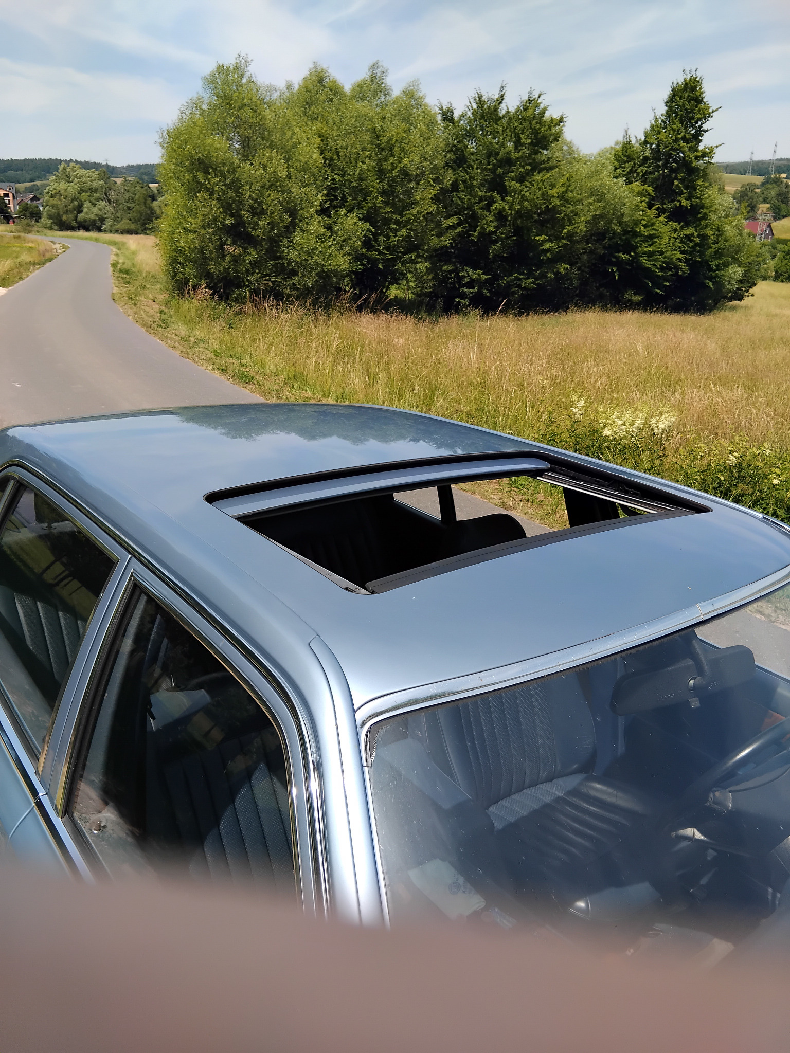 Mercedes-Benz 300 SEL W126 – geöffnetes elektrisches Schiebedach